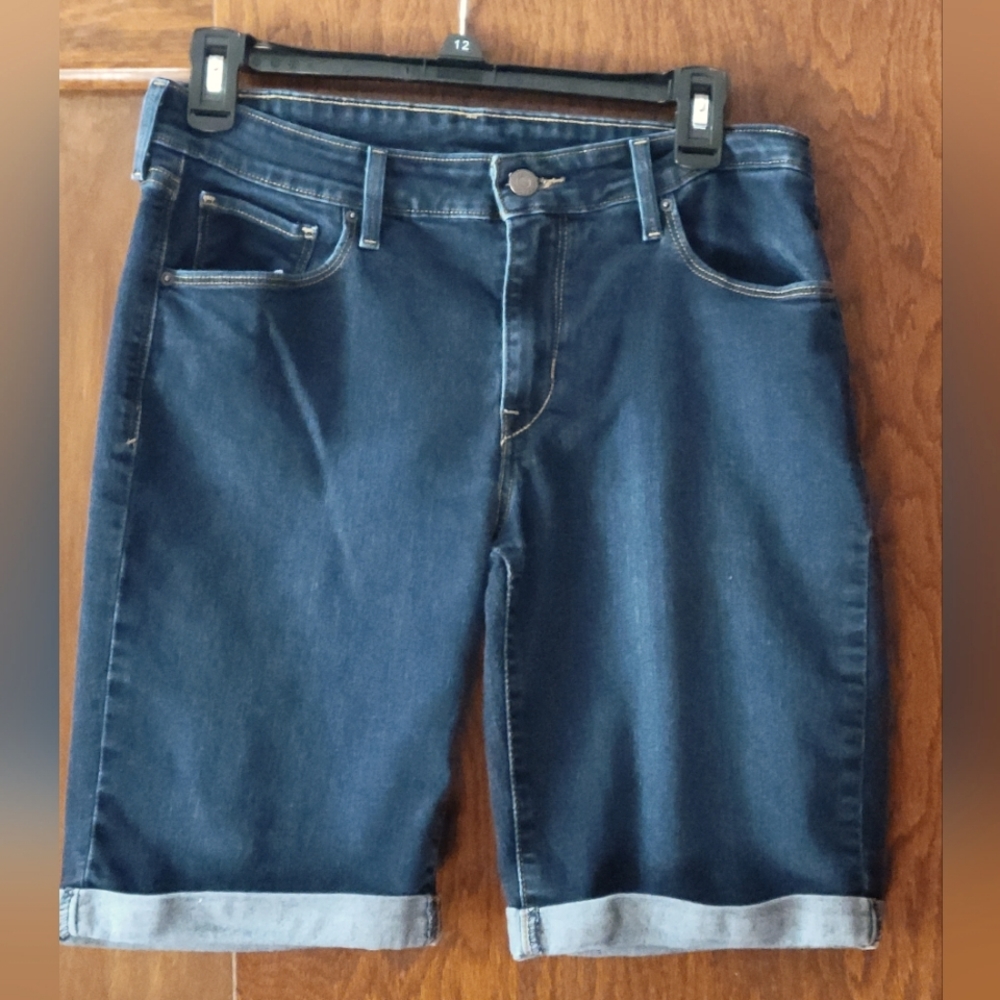 Levis Bermuda jean shorts